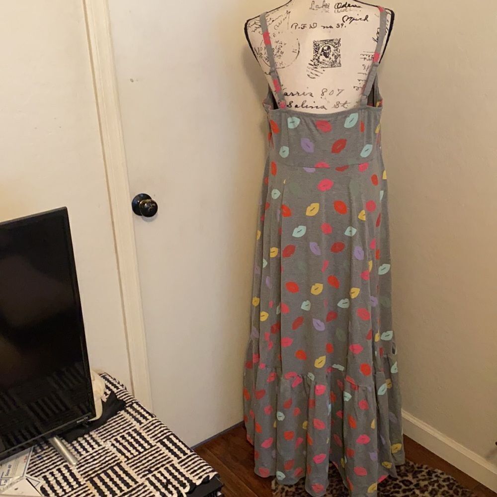 Torrid Gray Multi Color Lip Print Maxi Dress Contemporary Feminine Boho - Picture 7 of 16